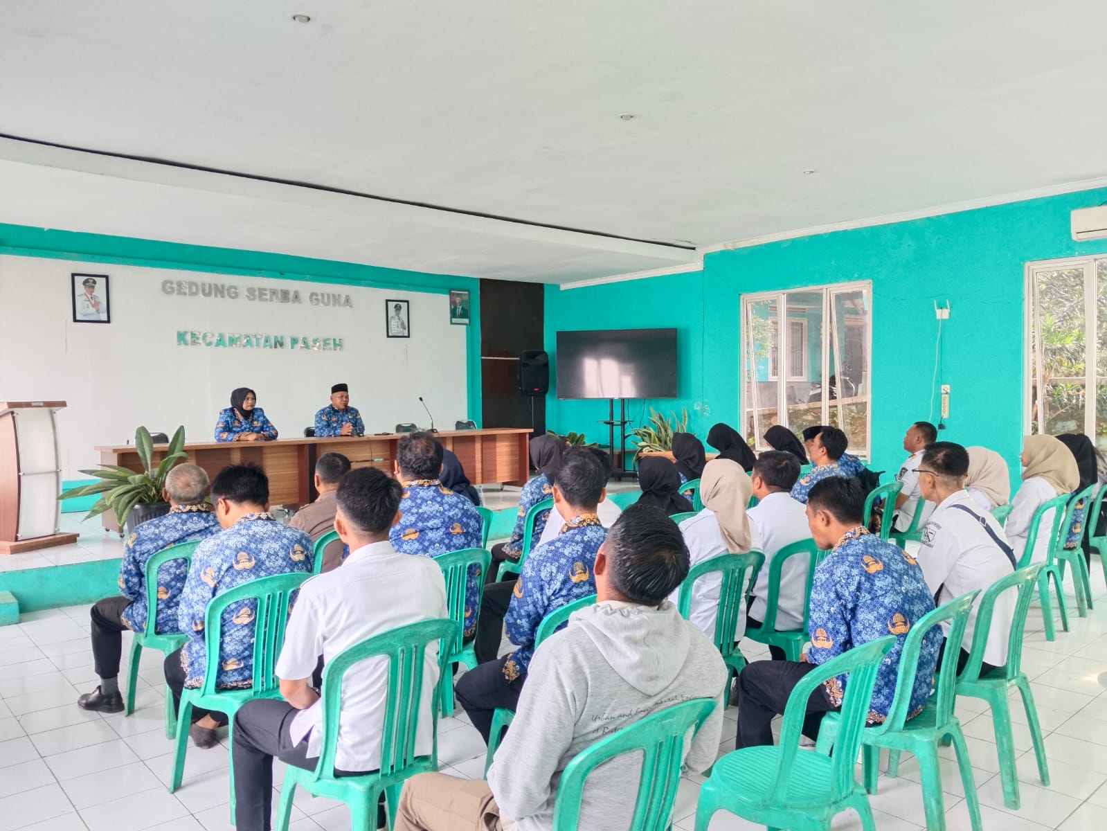 pelaksanaan-briefing-bersama-karyawan-dan-karyawati-kecamatan-paseh
